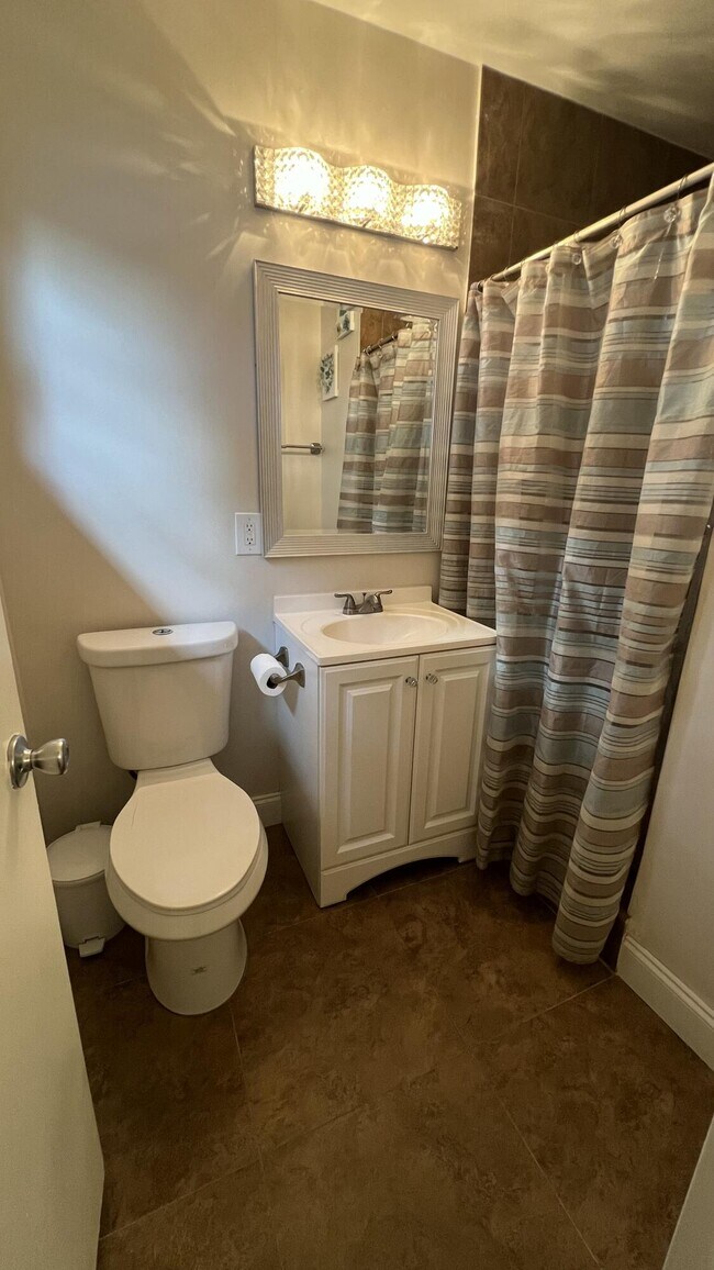 Building Photo - 920 9th St