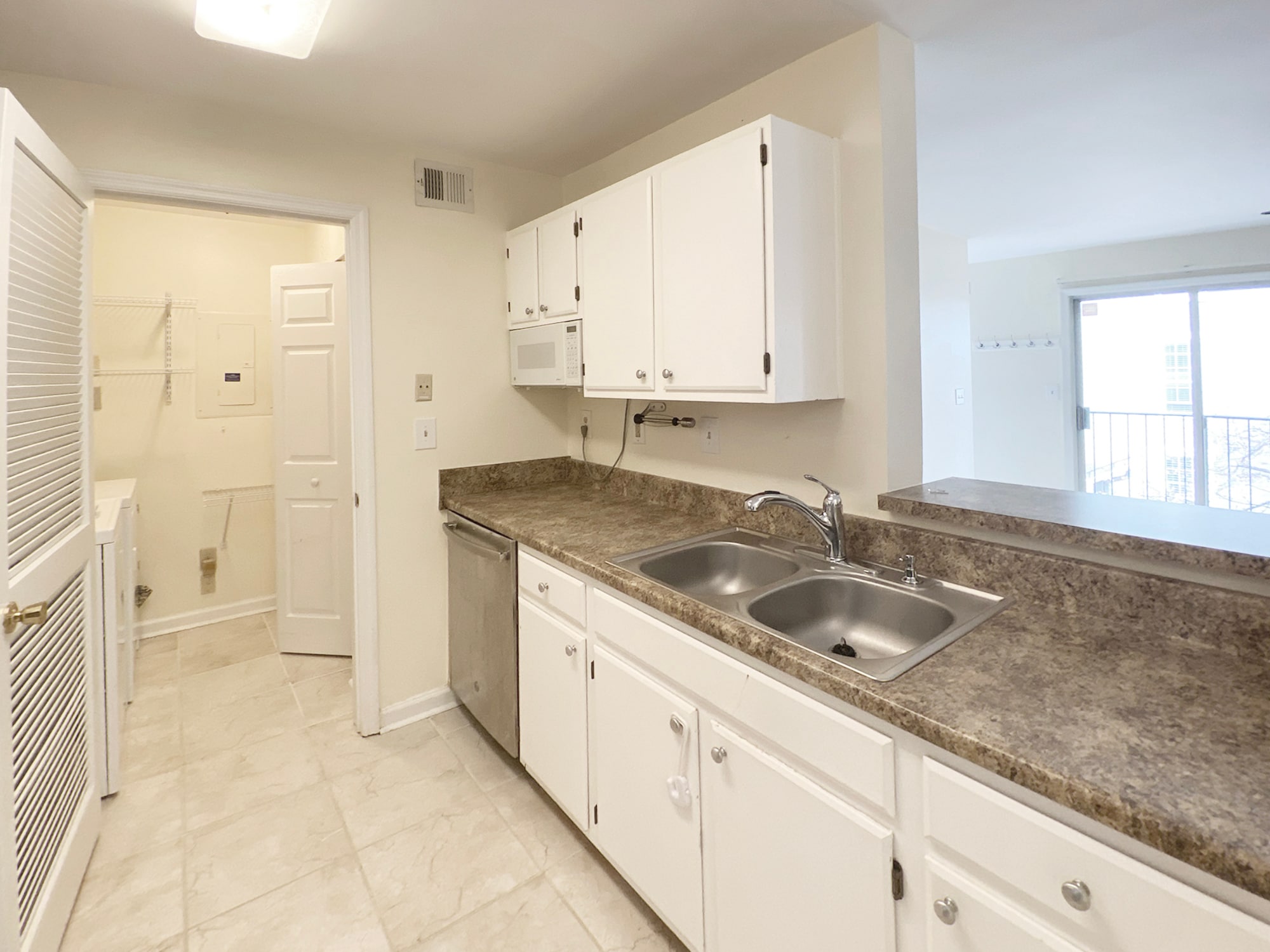 Building Photo - 635 Granville Ct