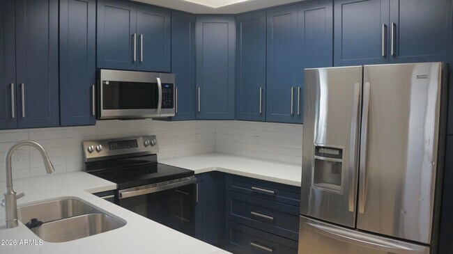 Building Photo - 2201 N Comanche Dr