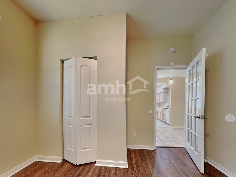 Building Photo - 9309 Hunters Park Way
