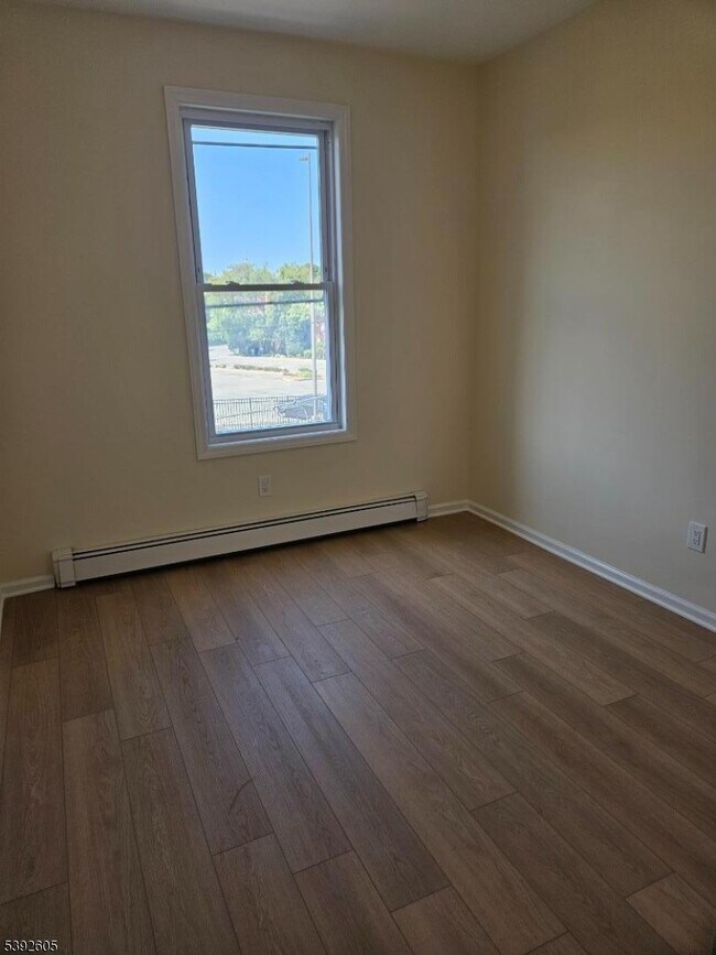 Building Photo - 372 Bergen St