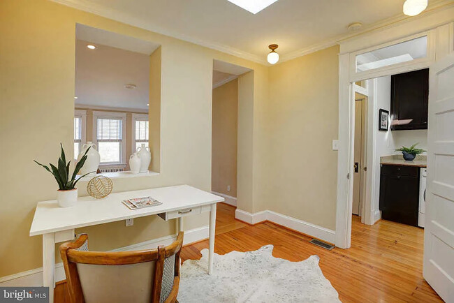 Master dressing area - 1328 K St SE