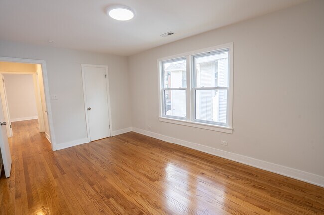Building Photo - 7212 S Euclid Ave