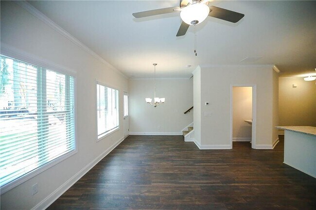 Building Photo - 327 Cashes Ct