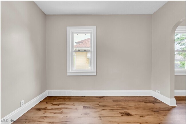 Building Photo - 2303 Montclair Ave