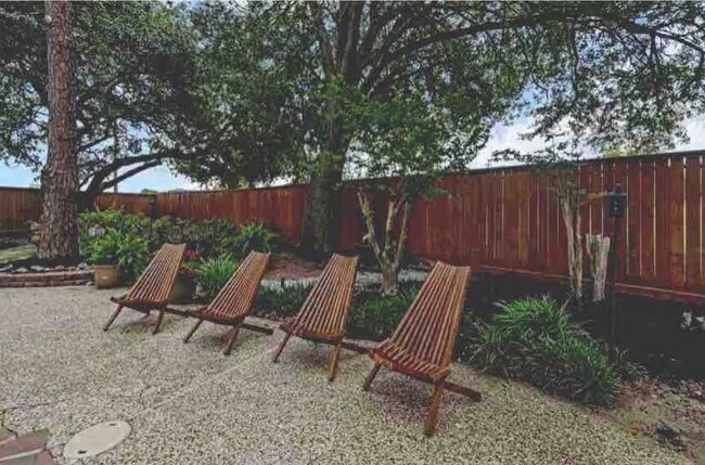 Building Photo - 2526 Creekway Cir