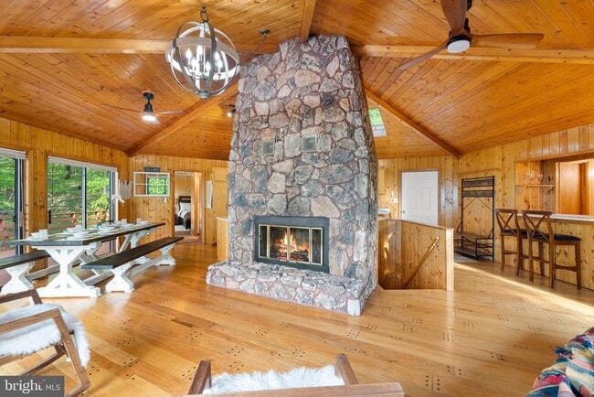 Building Photo - 116 Mossy Rock Ln