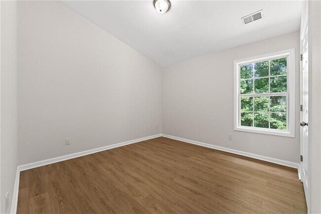 Building Photo - 386 Creek Manor Way