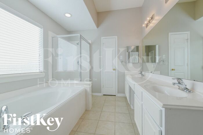 Building Photo - 12106 Piney Way Ct