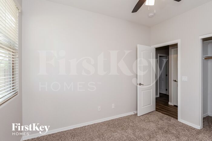 Building Photo - 1018 W Corriente Dr