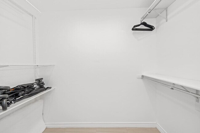 Building Photo - 13702 Yellow Oak Cir