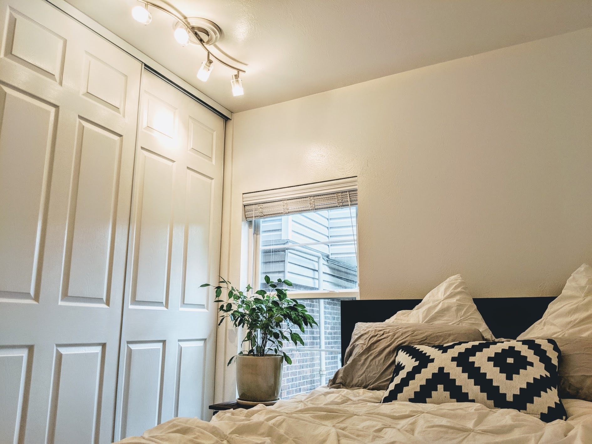 Building Photo - 1111 Maxwell Ave