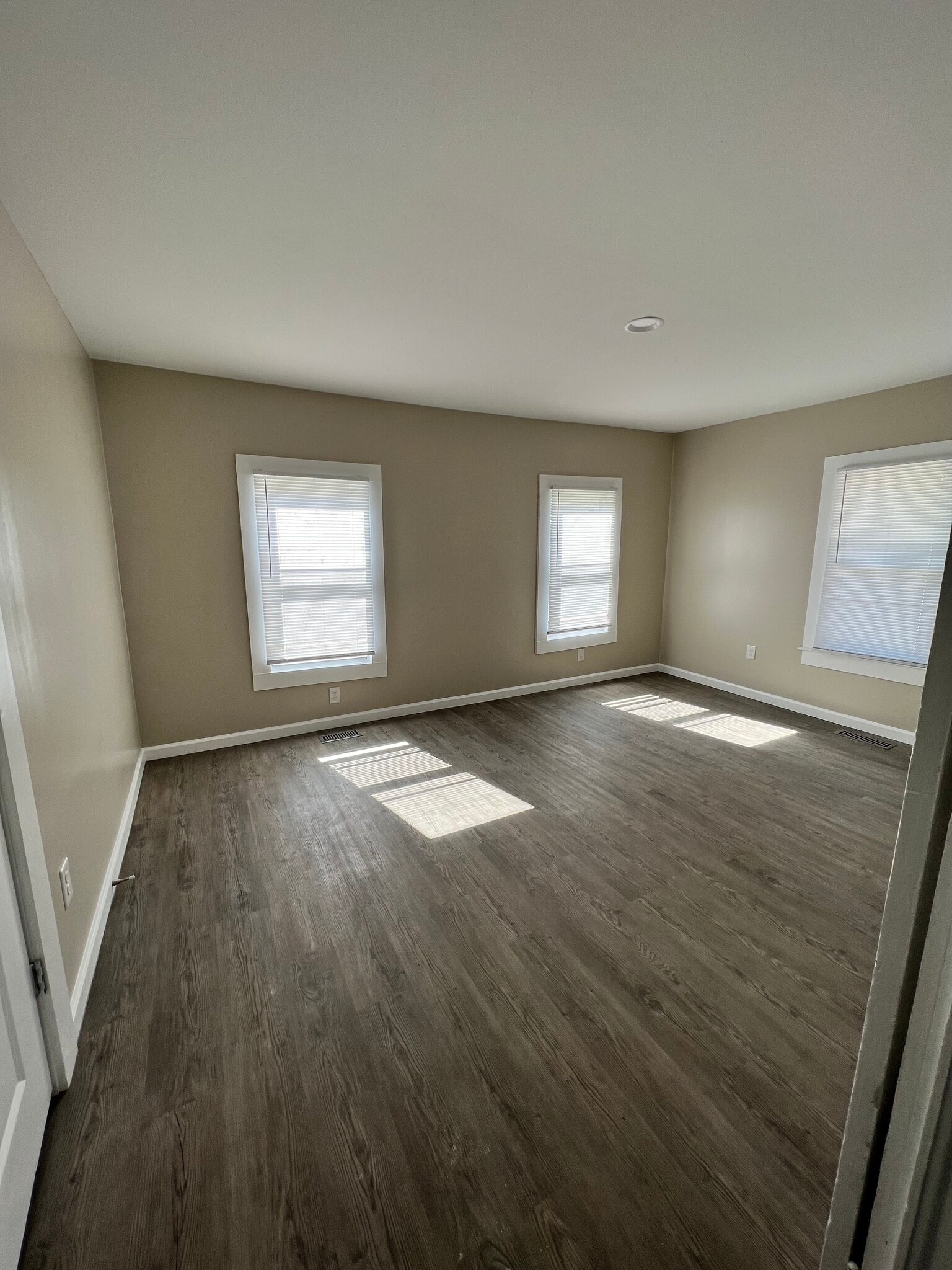 Master Bedroom - 61 Flat Swamp Rd