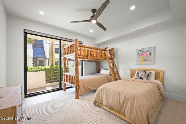 Building Photo - 739 Spinnakers Reach Dr