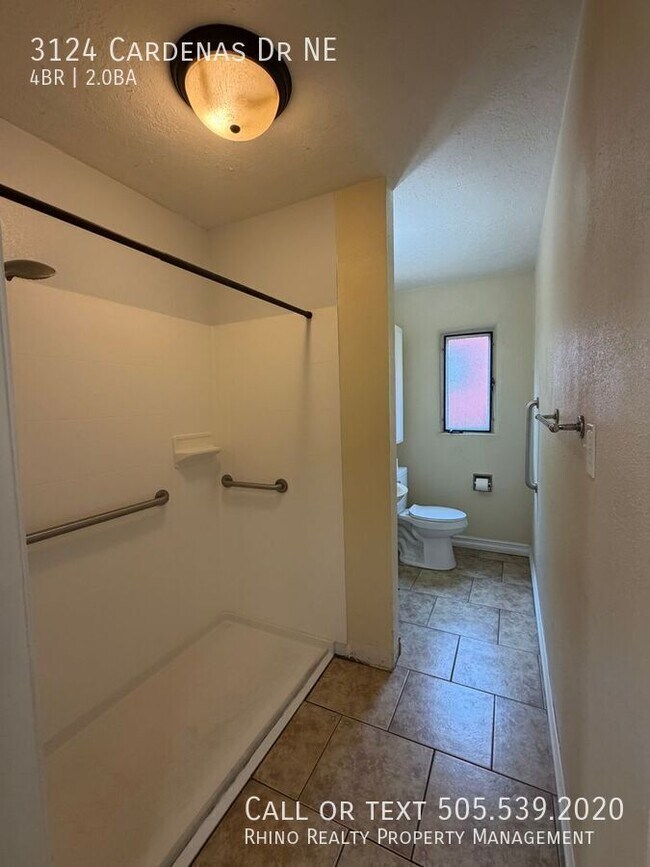 Building Photo - 3124 Cardenas Dr NE