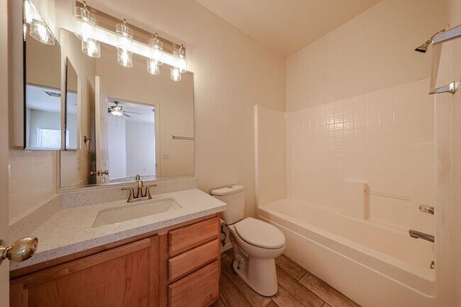 Building Photo - Stylish 4BD , 2 BA Home with Remodeled Bac...