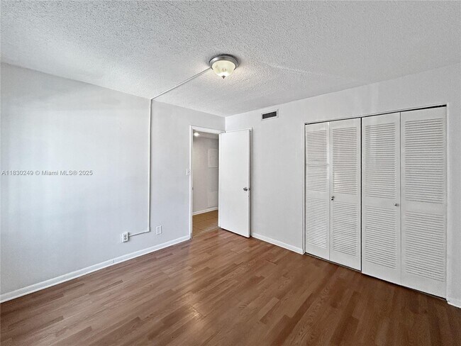 Building Photo - 7604 Abbey Ln