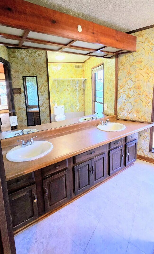 Building Photo - 9510 Powhatan Dr