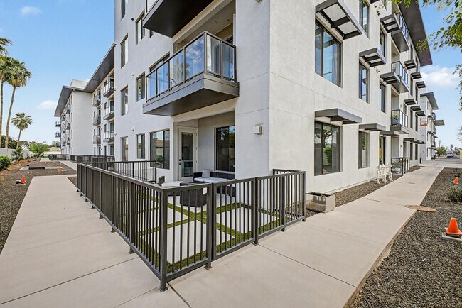 Building Photo - 7300 E Earll Dr