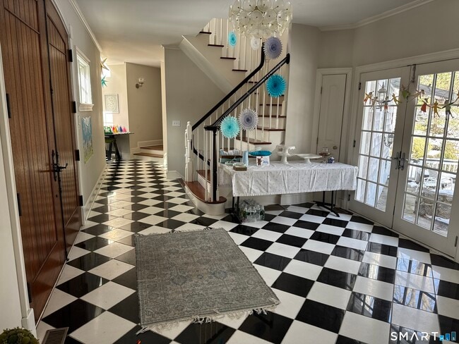 Building Photo - 301 Old Norwalk Rd