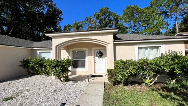 Main Entrance 2 - 27 Patric Dr