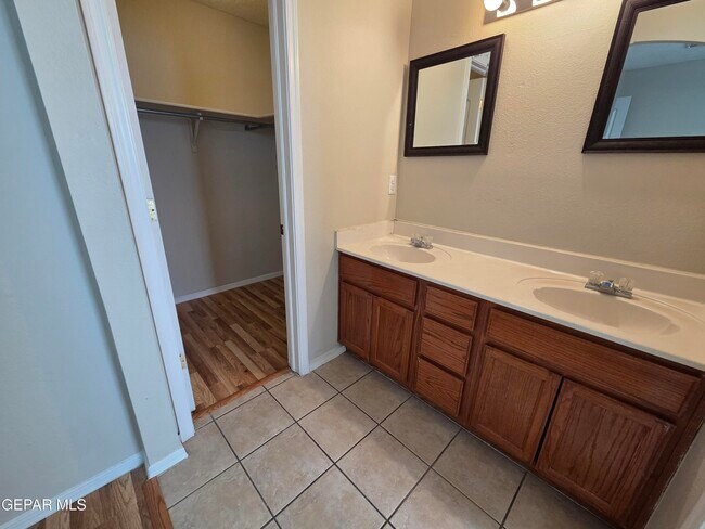 Building Photo - 12640 Gilded Sun Dr