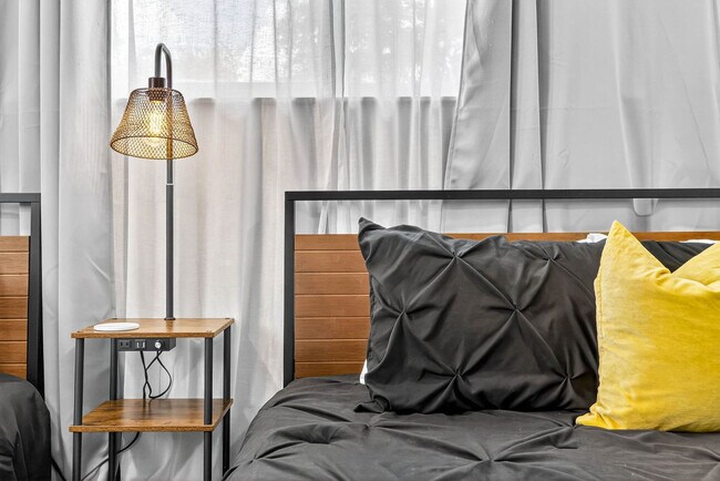 Building Photo - 319 Brentwood Dr