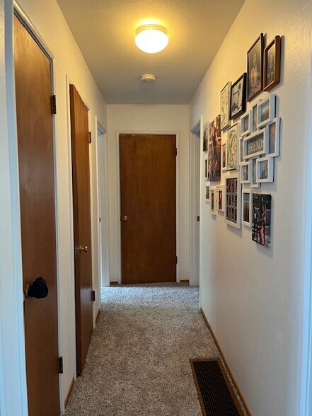 Building Photo - 7227 Plank Ave