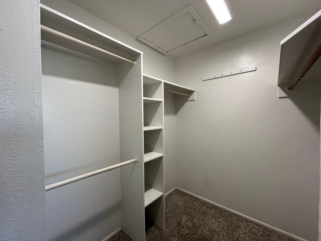 Building Photo - Southside Townhome!!