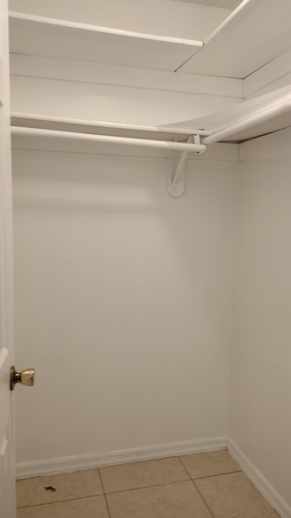 Building Photo - 1348 W Evans Cir