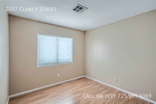 Building Photo - Charming Wexford Village Home: Open Layout...