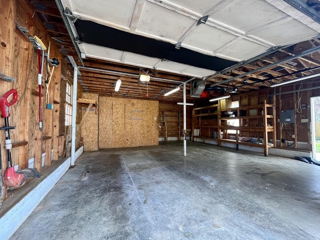 Building Photo - 3633 Densmore Dr