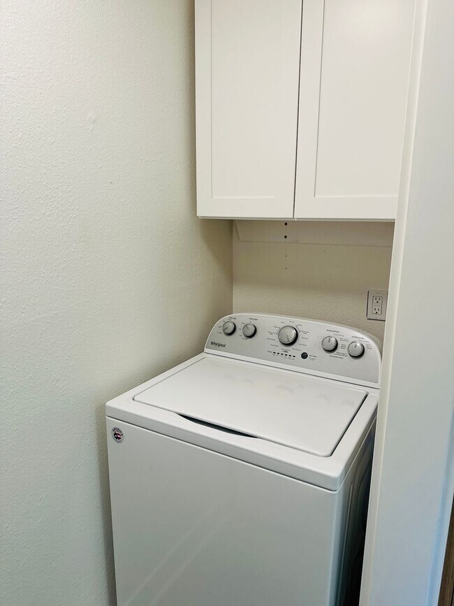 Building Photo - Charming Remodeled Camas Duplex