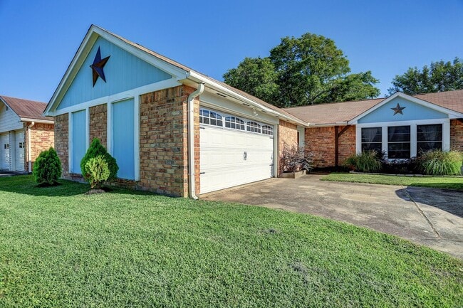 Building Photo - 7006 Zieglers Grove