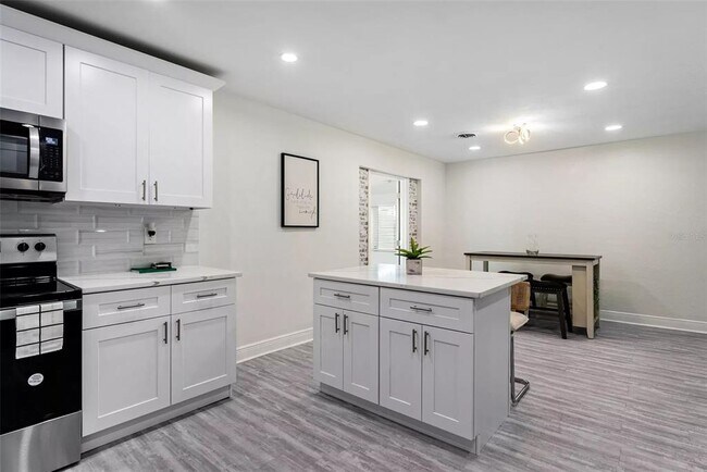 Building Photo - 2909 Hargill Dr
