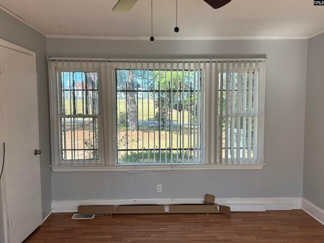 Building Photo - 804 Columbia College Dr