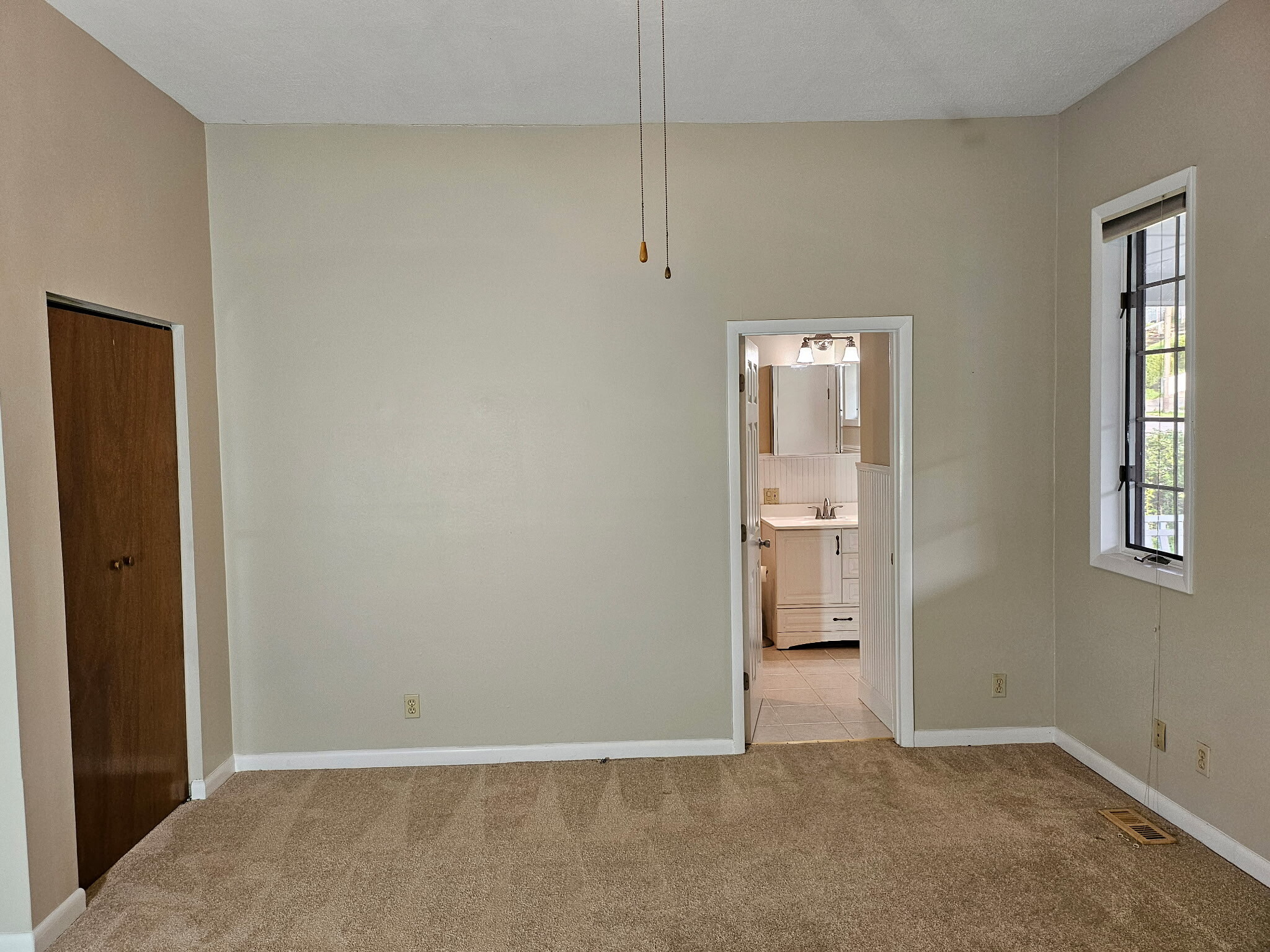 Building Photo - 3530 Kroger Ave