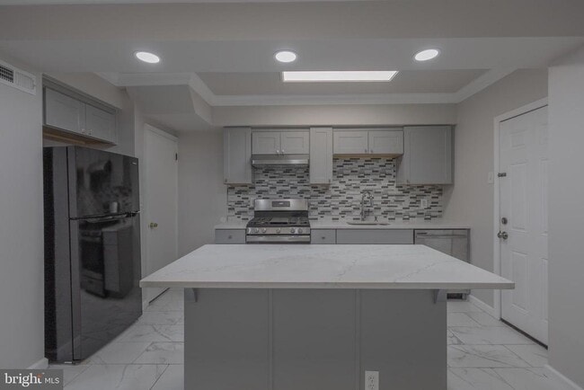 Primary Photo - 2636 S 73rd St