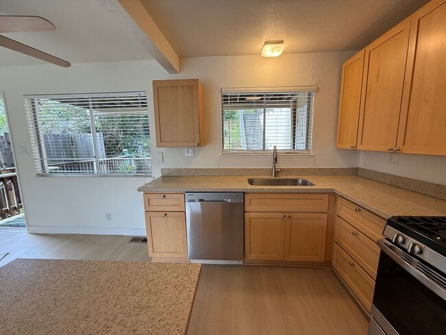 Building Photo - 55-57 Bayo Vista Way