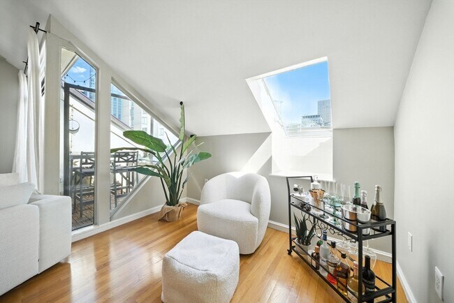 Building Photo - 145 St Botolph St