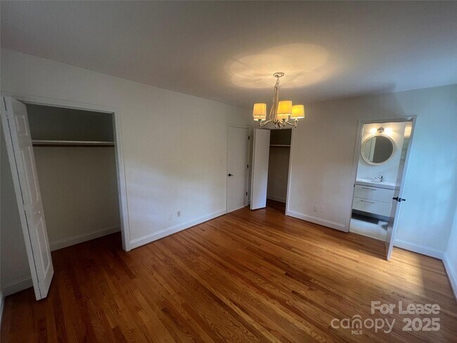 Building Photo - 6611 Lancer Dr