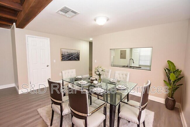 Building Photo - 2241 9th St SE