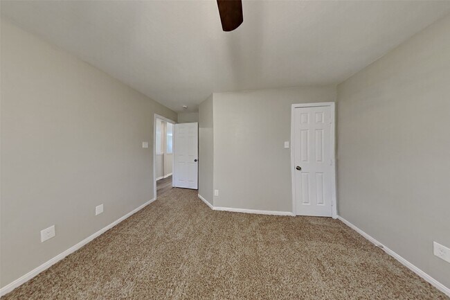 Building Photo - 14703 Huntmont Dr