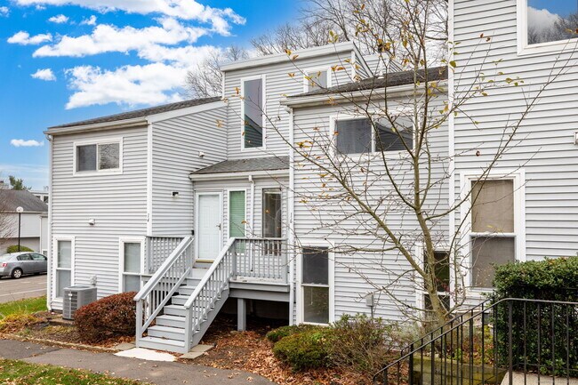 Building Photo - 16 Springdale Rd