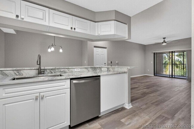Building Photo - 3022 Alcazar Pl