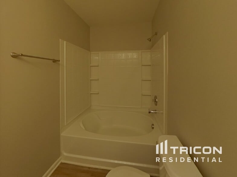 Building Photo - 5322 Peachwood Dr