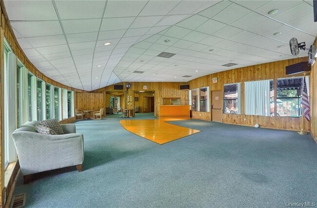 Building Photo - 126 Coachlight Square