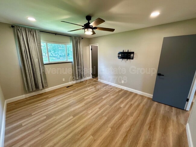 Building Photo - 3265 Hermoso Dr