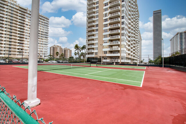 Building Photo - 1985 S Ocean Dr