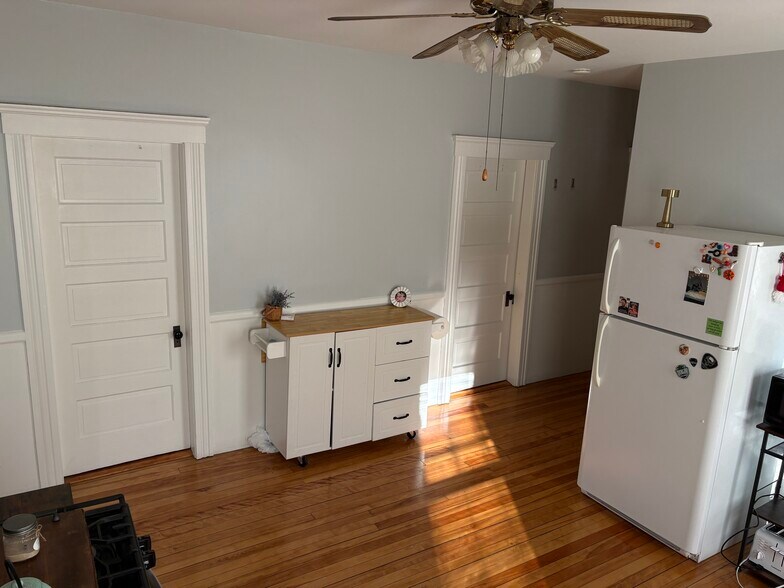 Building Photo - 3 Mars St